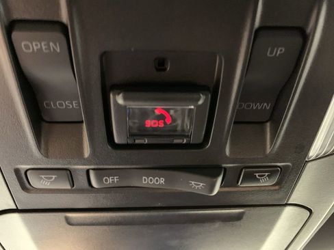 Used 2021 Toyota Highlander XSE AWD/4WD image 23