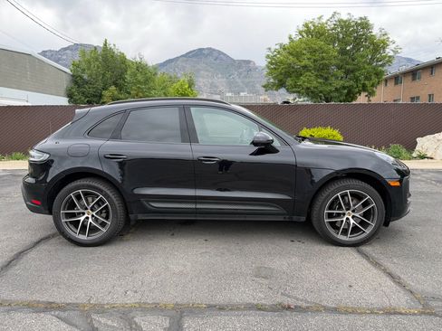 Used 2024 Porsche Macan S AWD/4WD image 2
