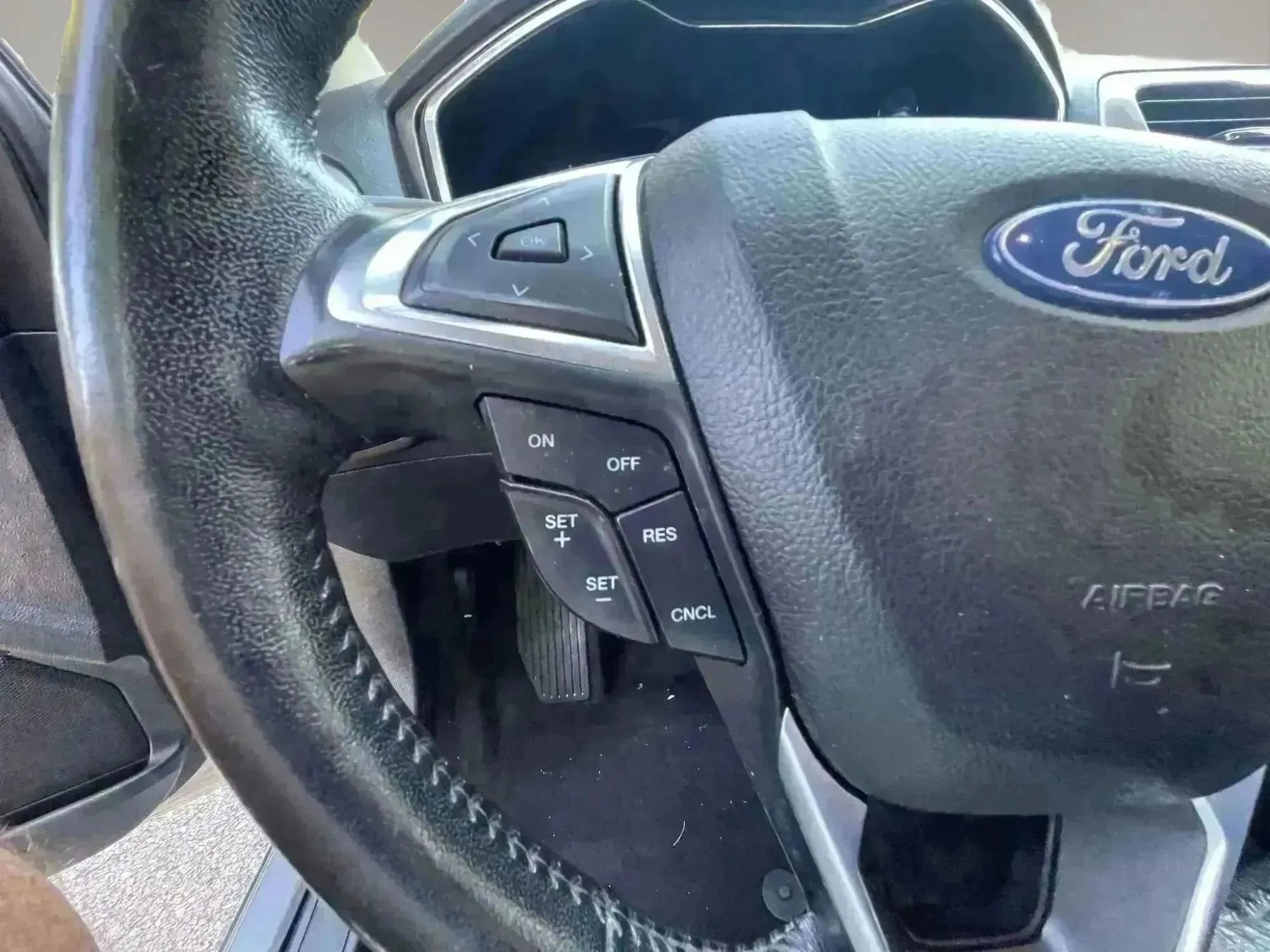 Used 2020 Ford Fusion SEL FWD image 16