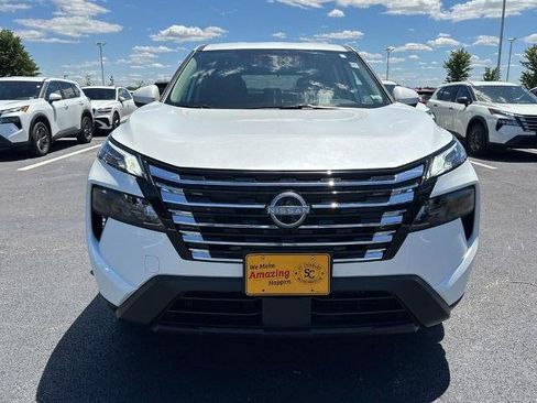 Certified 2026 Nissan Rogue SV FWD image 9
