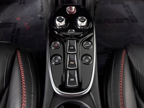 Used 2022 McLaren GT RWD image 19