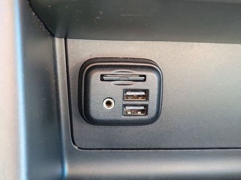 Used 2022 GMC Canyon Denali RWD image 27