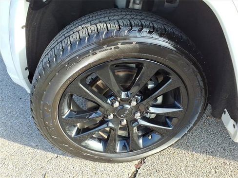 Used 2019 Jeep Grand Cherokee Altitude image 21