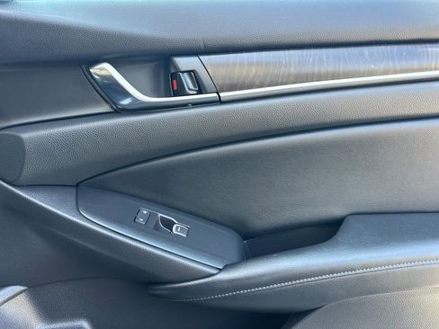Used 2018 Honda Accord EX-L image 19
