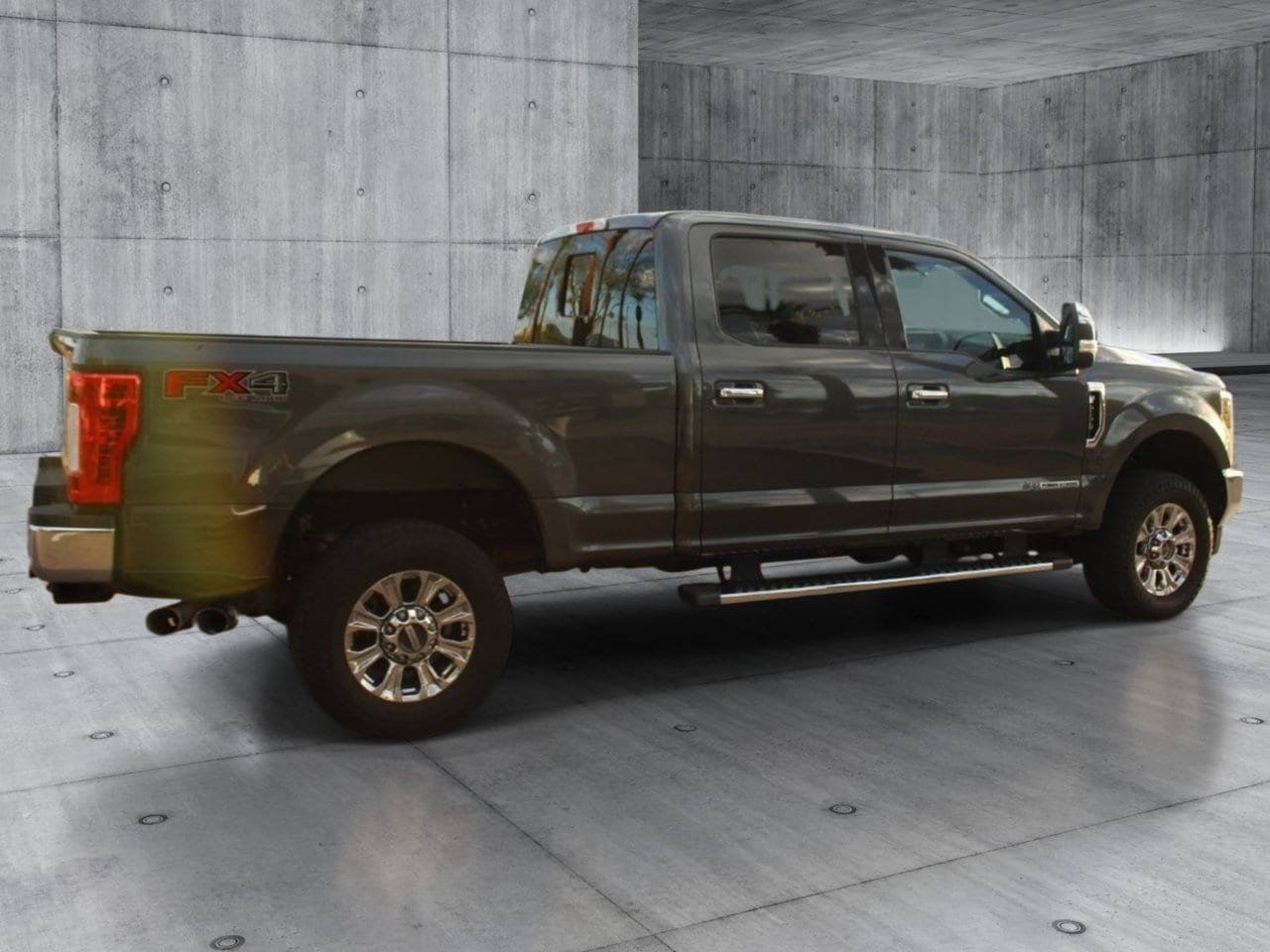 Used 2019 Ford F250 Lariat w/ Chrome Package AWD/4WD image 4