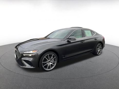 Used 2025 Genesis G70 2.5T image 8