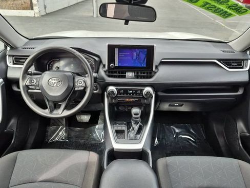 Used 2025 Toyota RAV4 XLE FWD image 15