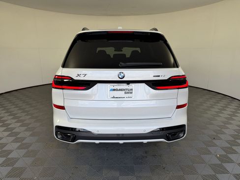 Used 2027 BMW X7 xDrive40i AWD/4WD image 10