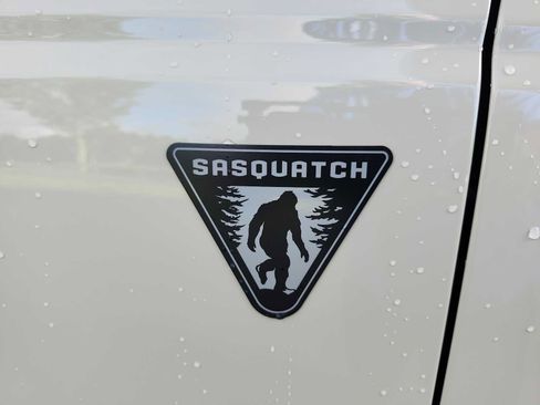 Used 2025 Ford Bronco 4-Door w/ Sasquatch Package AWD/4WD image 16