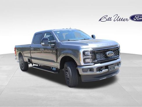 New 2026 Ford F350 Lariat w/ Black Appearance Package AWD/4WD image 2
