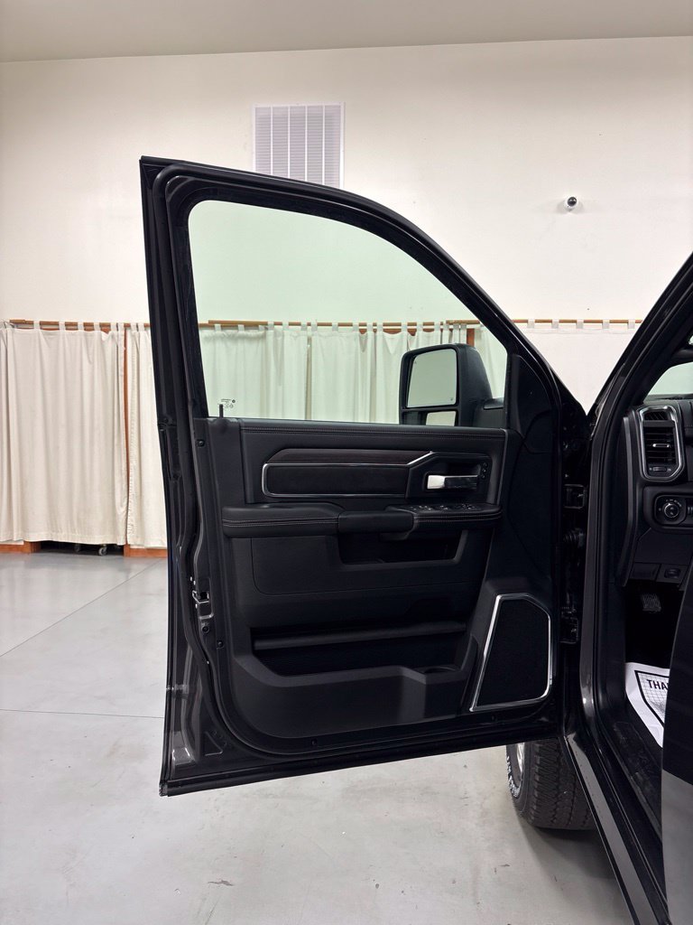 New 2027 RAM 2500 Laramie AWD/4WD image 17