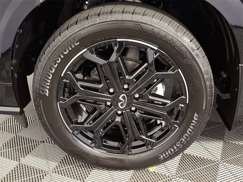 Certified 2026 INFINITI QX80 4WD w/ Sport Exterior Package image 10