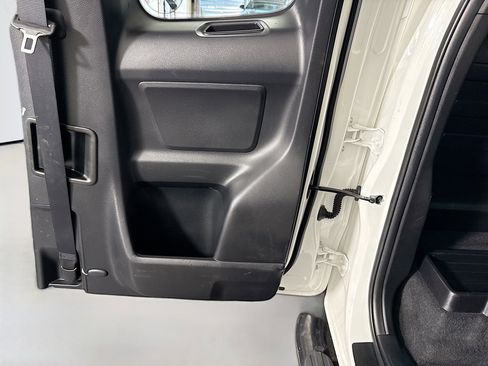 Used 2022 Toyota Tacoma SR RWD image 27