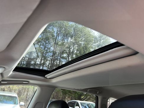 Used 2015 INFINITI QX60 AWD w/ Premium Package image 29