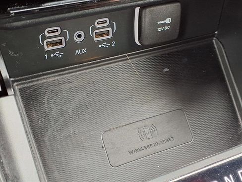 Used 2025 Jeep Grand Cherokee Altitude AWD/4WD image 8