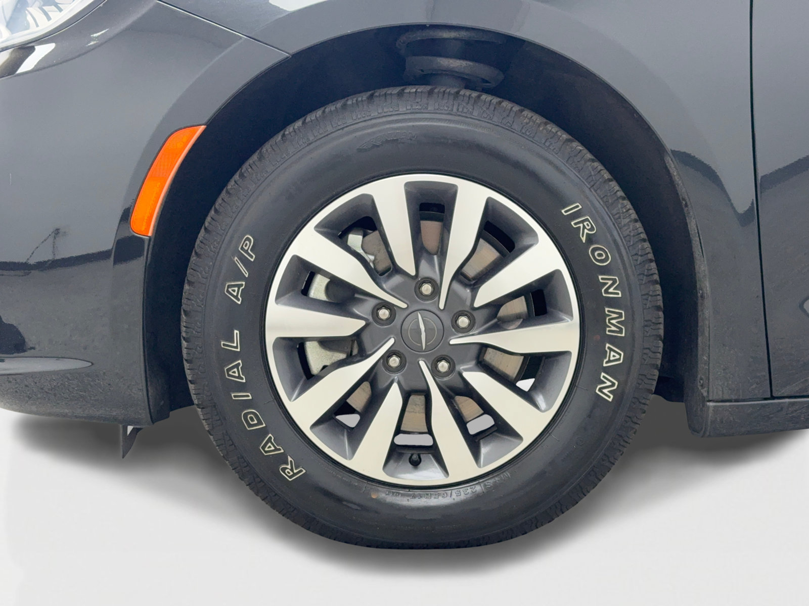 Used 2023 Chrysler Pacifica Touring-L FWD image 48