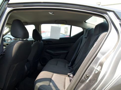 Used 2025 Nissan Altima 2.5 SV FWD image 24