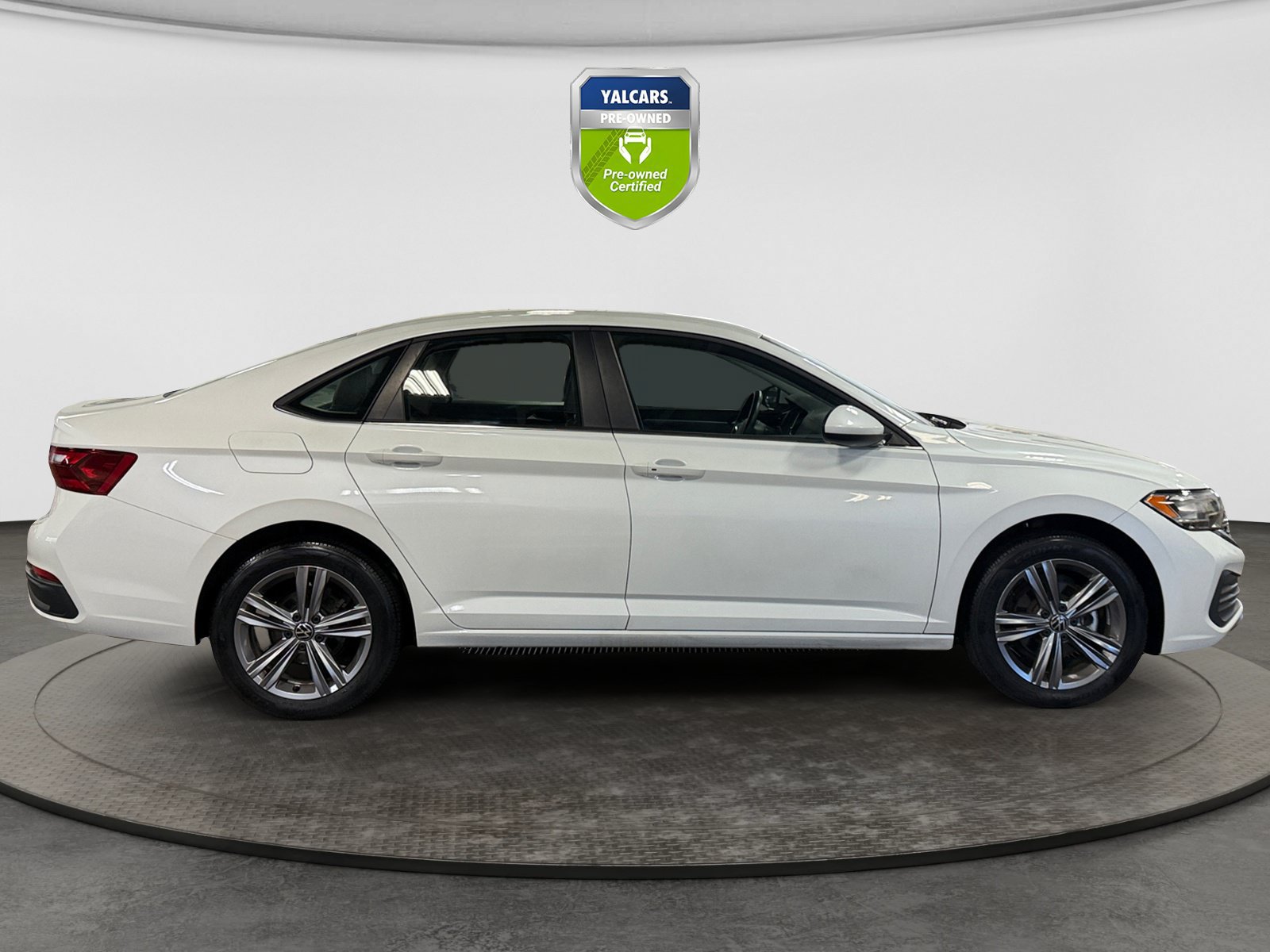 Used 2023 Volkswagen Jetta SE FWD image 6