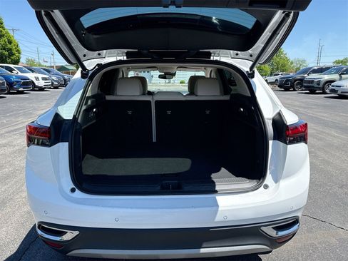 Used 2023 Buick Envision Essence image 24