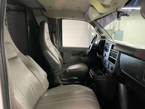Used 2021 Chevrolet Express 2500 w/ Driver Convenience Package RWD image 21