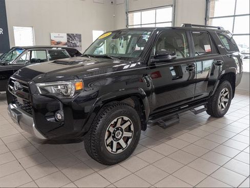 Used 2022 Toyota 4Runner TRD Off-Road Premium AWD/4WD image 4