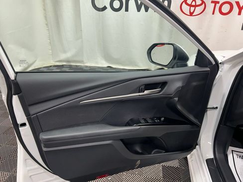 Used 2026 Toyota Camry SE w/ Multimedia Upgrade Package FWD image 18