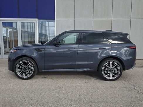 New 2026 Land Rover Range Rover Sport Dynamic SE image 3