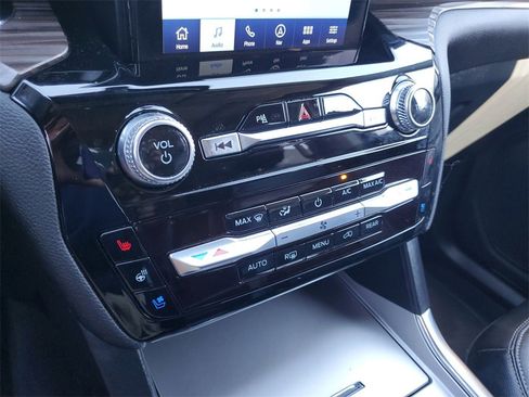 Used 2022 Ford Explorer Limited w/ Limited Technology Package image 33