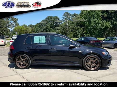 Used 2017 Volkswagen Golf R 4-Door image 8