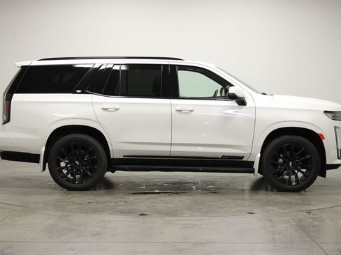 Used 2021 Cadillac Escalade Sport w/ Driver Assist Tech Package image 9