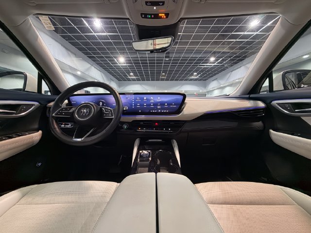 Used 2025 Buick Envision Avenir AWD/4WD image 15