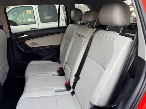 Used 2019 Volkswagen Tiguan SE FWD image 16
