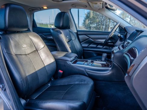 Used 2011 INFINITI M56 image 31