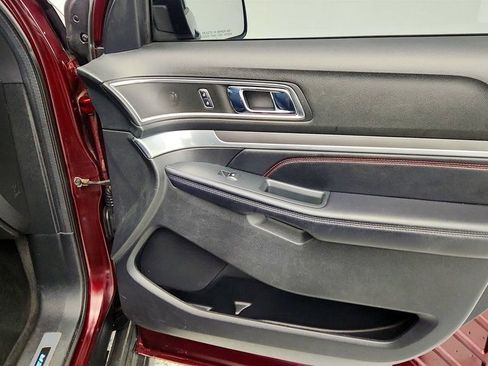 Used 2018 Ford Explorer Sport w/ Equipment Group 401A image 28