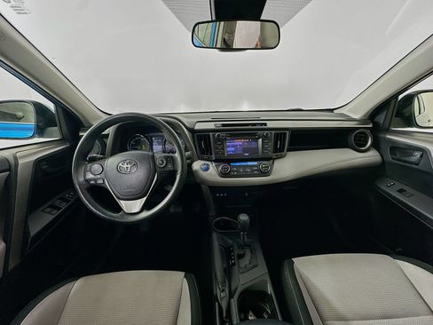 Used 2018 Toyota RAV4 LE AWD/4WD image 14