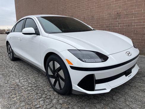 New 2025 Hyundai Ioniq 6 SE image 7