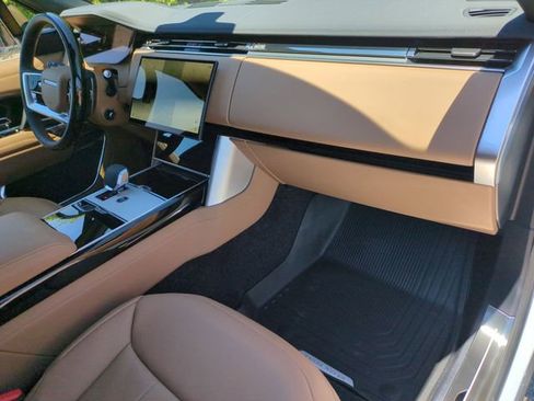 New 2026 Land Rover Range Rover Long Wheelbase SE AWD/4WD image 19
