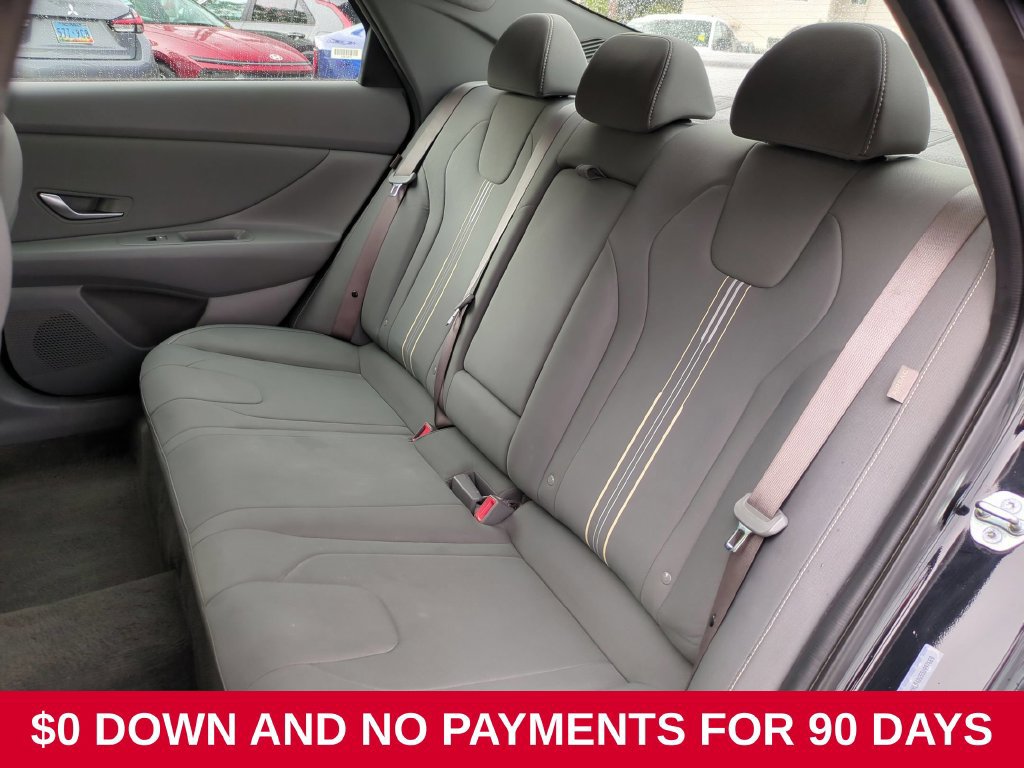 Used 2025 Hyundai Elantra SEL FWD image 27