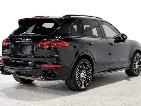 Used 2016 Porsche Cayenne Turbo S image 5