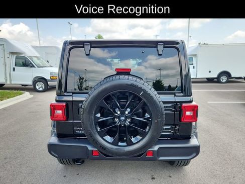 Used 2025 Jeep Wrangler Unlimited Sahara AWD/4WD image 8