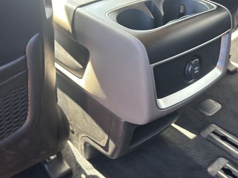 Certified 2026 Kia Carnival FWD image 8