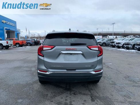 Used 2023 GMC Terrain SLT image 6