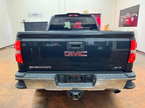Used 2019 GMC Sierra 2500 SLE w/ SLE Preferred Package image 9