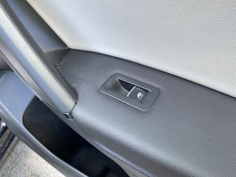 Used 2019 Volkswagen Tiguan SE w/ Panoramic Sunroof Package FWD image 43