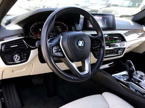 Used 2020 BMW 530i w/ Convenience Package RWD image 9