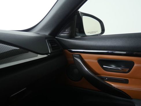 Used 2016 BMW M4 Convertible image 25