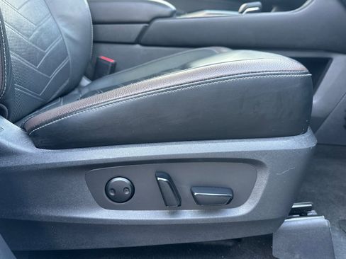 Used 2023 Nissan Pathfinder Platinum image 25