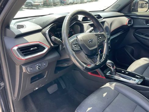 Used 2022 Chevrolet TrailBlazer RS FWD image 9