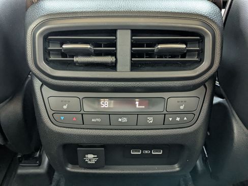 Used 2023 Honda Pilot Elite image 31