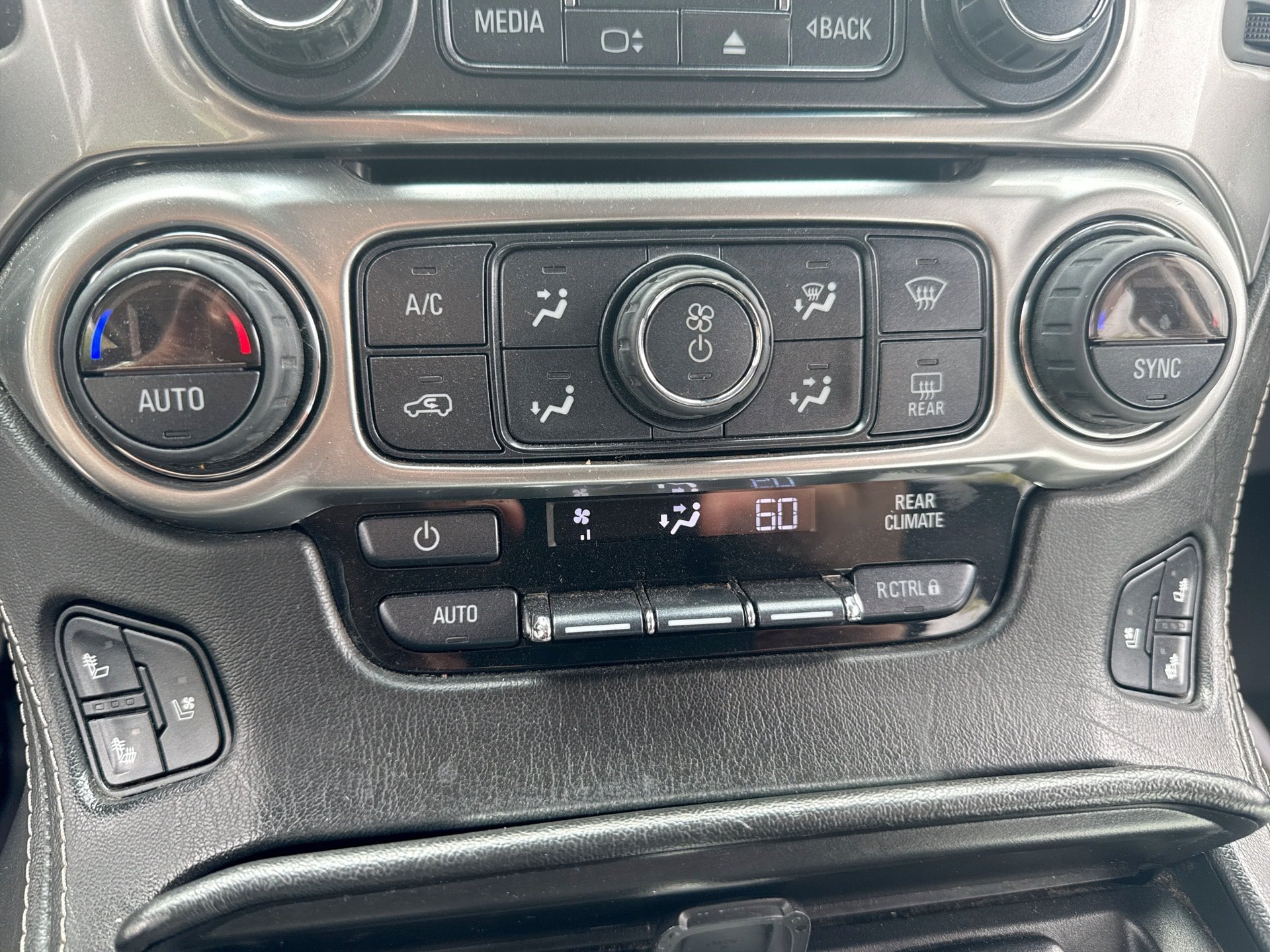 Used 2017 Chevrolet Tahoe Premier AWD/4WD image 17